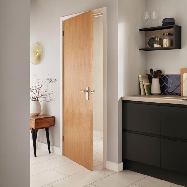 Howdens Blyton Oak Veneer Pre-Finished Flush Door - Image 2